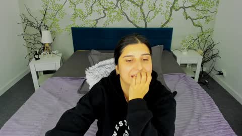 Snapshot of linda_ex chatting on December 5, 2:33 pm Linda online show from December 5, 2:33 pm