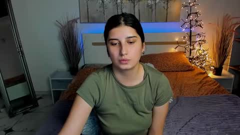 Snapshot of linda_ex chatting on December 6, 10:49 am Linda online show from December 6, 10:49 am