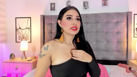 Linda Fosterr online show from January 5, 7:39 pm