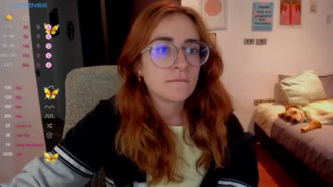 Giggles  online show from December 23, 11:17 pm