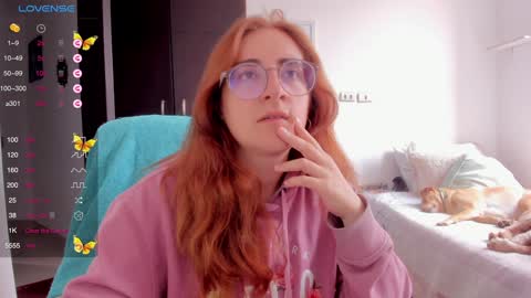 Giggles  online show from February 3, 2:55 pm