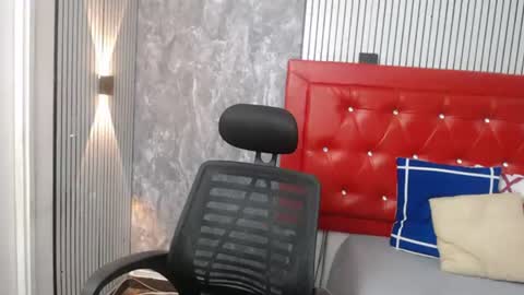 Snapshot of linda_milf__ chatting on June 14, 12:18 pm Linda online show from June 14, 12:18 pm