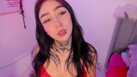 Snapshot of linda_milleer_ chatting on May 19, 9:54 pm Lindaa maria online show from May 19, 9:54 pm