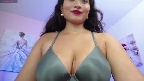 Snapshot of linda_morgan1 chatting on January 3, 3:12 pm Maria Paula online show from January 3, 3:12 pm