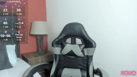 Snapshot of linda_rios_ chatting on April 1, 2:23 am L I N D A online show from April 1, 2:23 am