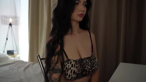 Snapshot of linda_warners chatting on October 6, 10:45 am Call me Linda online show from October 6, 10:45 am