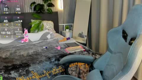 Linda Zefir online show from May 15, 1:23 am