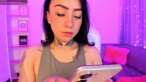 Snapshot of lindaa_miller chatting on December 19, 1:07 am linda miller online show from December 19, 1:07 am