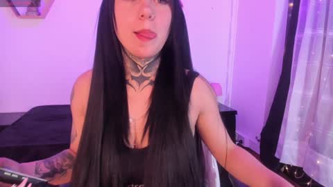 Snapshot of lindaa_miller chatting on January 24, 1:03 am linda miller online show from January 24, 1:03 am