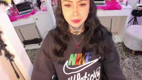 linda miller online show from November 18, 4:39 am