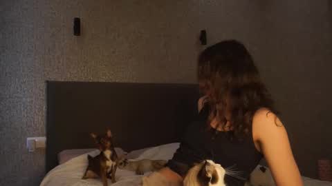 Linda online show from March 22, 1:36 pm