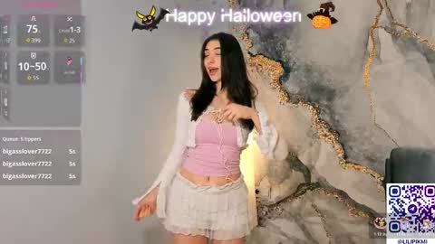 Snapshot of lindablyee chatting on November 1, 7:27 pm lili online show from November 1, 7:27 pm