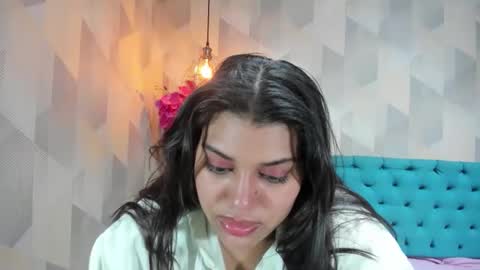 Snapshot of lindabreexlove chatting on June 11, 6:28 pm online show from June 11, 6:28 pm