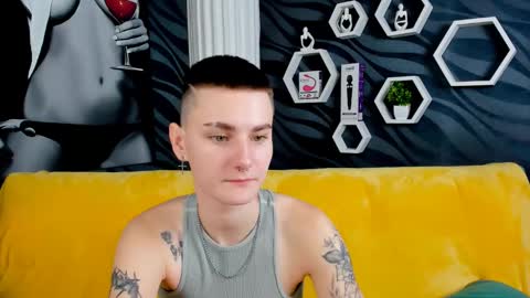 Snapshot of lindabryantt chatting on February 13, 2:42 pm lindabryantt online show from February 13, 2:42 pm