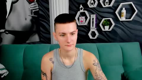 Snapshot of lindabryantt chatting on February 14, 1:40 pm lindabryantt online show from February 14, 1:40 pm