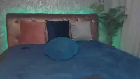 Linda online show from March 12, 2:50 am