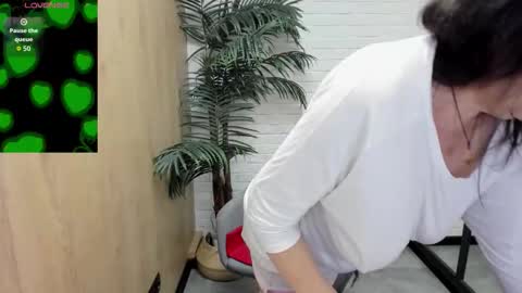 Linda online show from October 17, 5:21 am