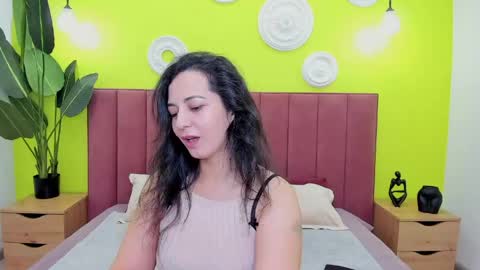 Linda online show from May 8, 1:33 am