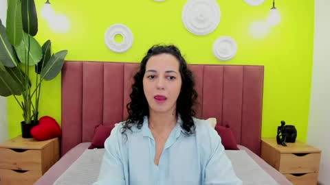 Linda online show from May 13, 1:36 am