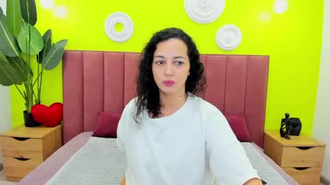 Linda online show from May 14, 1:34 am