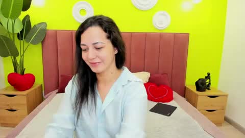 Linda online show from May 17, 1:25 am