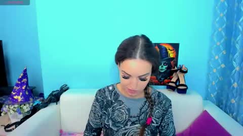 Linda online show from November 19, 2:44 am