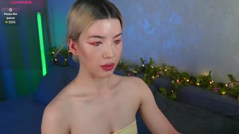 Snapshot of lindathackerr chatting on June 19, 4:39 am Linda online show from June 19, 4:39 am