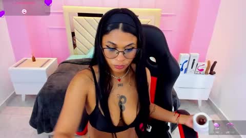 L I N D S A Y  online show from March 12, 11:22 pm
