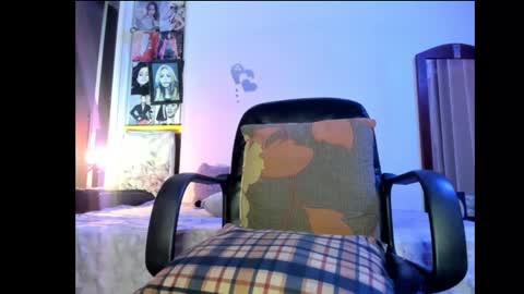 Snapshot of lindsaystonne chatting on January 16, 9:27 am Cami online show from January 16, 9:27 am