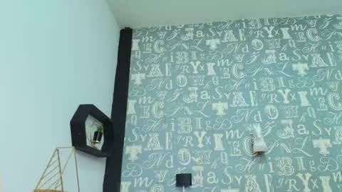  Lindsey  online show from October 25, 12:02 pm