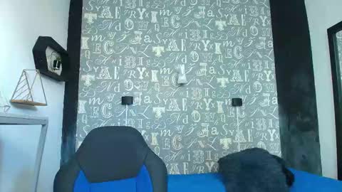  Lindsey  online show from November 12, 12:27 pm