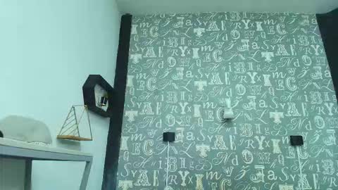  Lindsey  online show from December 22, 12:46 pm