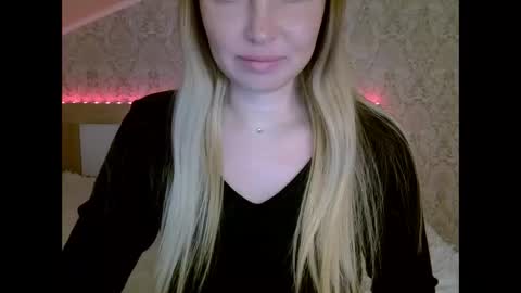 Snapshot of lindsisecret chatting on December 29, 4:08 pm Anna online show from December 29, 4:08 pm