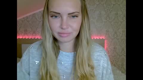 Snapshot of lindsisecret chatting on January 6, 3:40 pm Anna online show from January 6, 3:40 pm