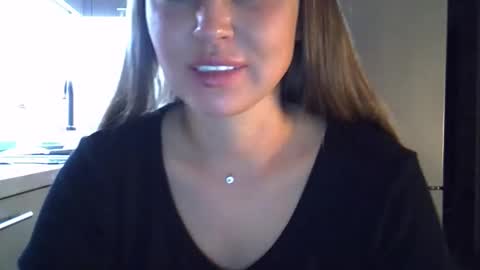 Snapshot of lindsisecret chatting on September 13, 10:09 pm Anna online show from September 13, 10:09 pm