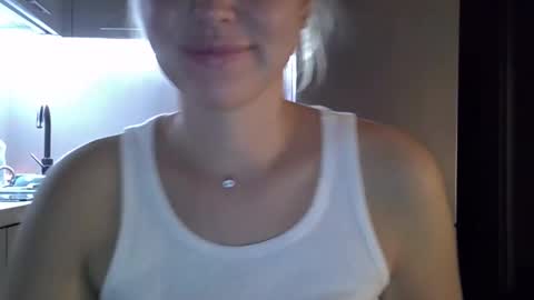 Snapshot of lindsisecret chatting on September 15, 9:15 pm Anna online show from September 15, 9:15 pm