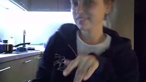 Anna online show from November 15, 2:02 pm