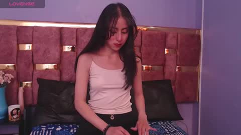 Snapshot of ling_ling24 chatting on February 5, 6:13 am ling ling24 online show from February 5, 6:13 am