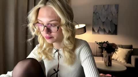 Snapshot of linneabercier chatting on April 29, 6:25 pm Emma online show from April 29, 6:25 pm