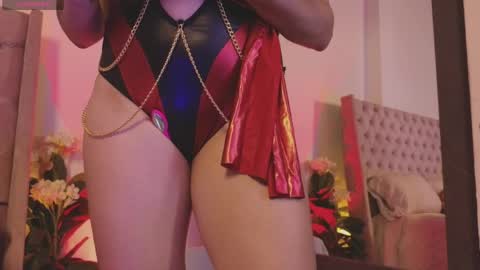 Snapshot of linoshka_1 chatting on April 2, 8:17 pm Luciana online show from April 2, 8:17 pm