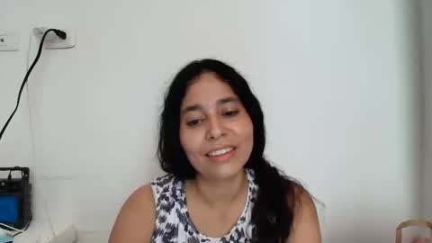 Snapshot of linsay10 chatting on May 27, 4:37 pm linsay10 online show from May 27, 4:37 pm