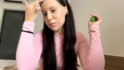 Anna online show from April 3, 4:32 am