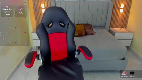  L I N Z I online show from October 10, 12:53 am