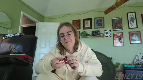 Linzy19 online show from November 10, 5:34 pm