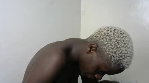 lionesss_ online show from October 12, 6:29 pm