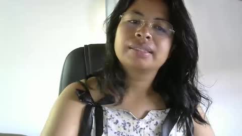 Snapshot of liora_selene chatting on March 30, 3:51 am liora online show from March 30, 3:51 am