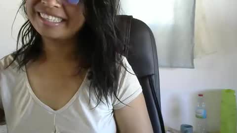 Snapshot of liora_selene chatting on May 7, 9:14 am liora online show from May 7, 9:14 am