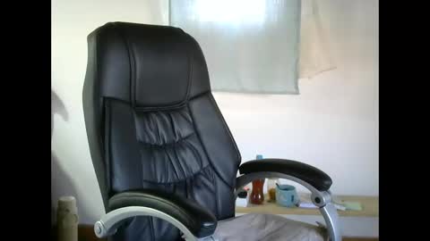 Snapshot of liora_selene chatting on May 13, 3:59 am liora online show from May 13, 3:59 am