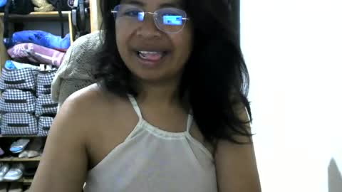 liora online show from June 30, 3:40 am
