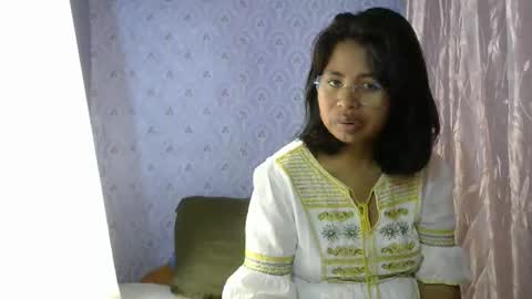Liora selenex online show from December 18, 5:46 am